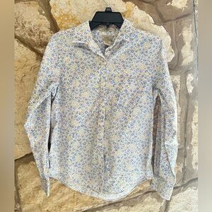 LIKE NEW LL BEAN WRINKLE RESISTANT FLORAL BUTTON DOWN SIZE XS